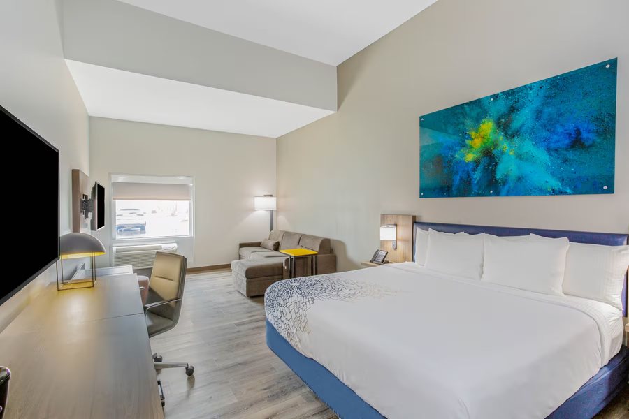La Quinta Inn Suites by Wyndham Miramar Beach Destin — Guest room