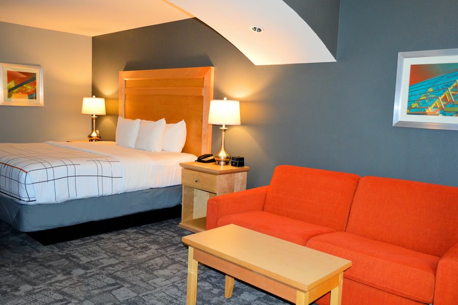 La Quinta Inn Suites by Wyndham Rochester Mayo Clinic S — Guest room