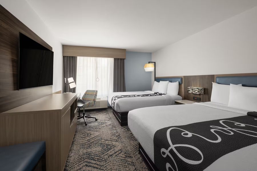 La Quinta Inn Suites by Wyndham Savannah Airport Pooler — Guest room