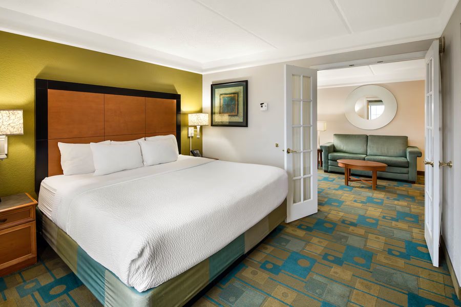 La Quinta Inn Suites Haywood Mall Near Greenville Downtown — Guest room