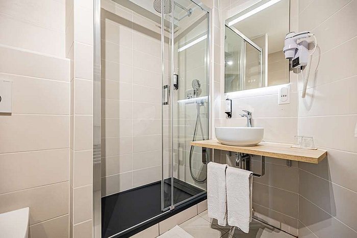 La Rose de Ducey — Bathroom