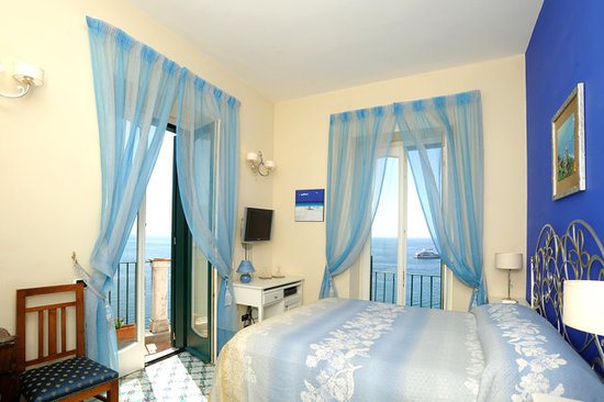 La Scogliera — Guest room
