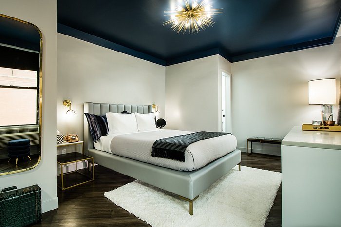 La Semana Hotel — Guest room