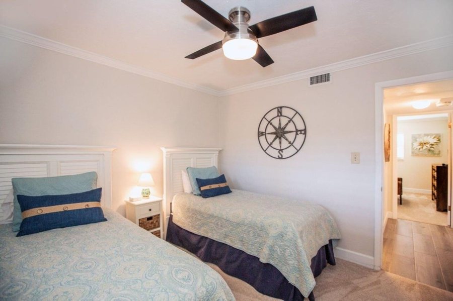 La Siesta Condominiums — Guest room