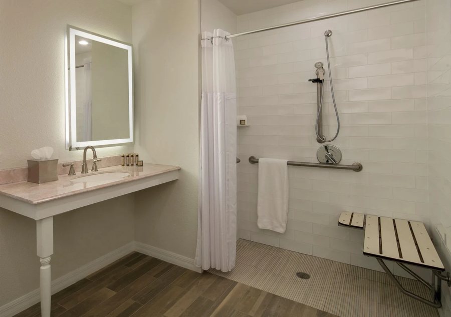 La Siesta Resort Villas — Bathroom