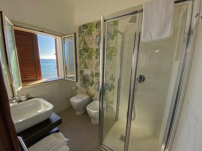 La Terrazza Sul Centro — Bathroom