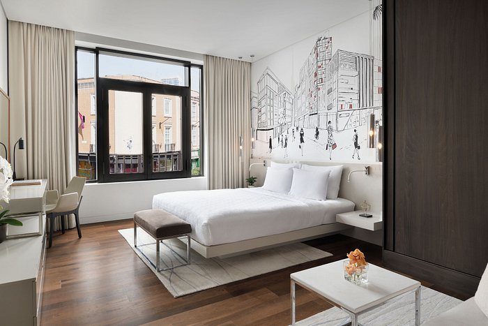 La Ville Hotel Suites City Walk Dubai Autograph Collection — Guest room