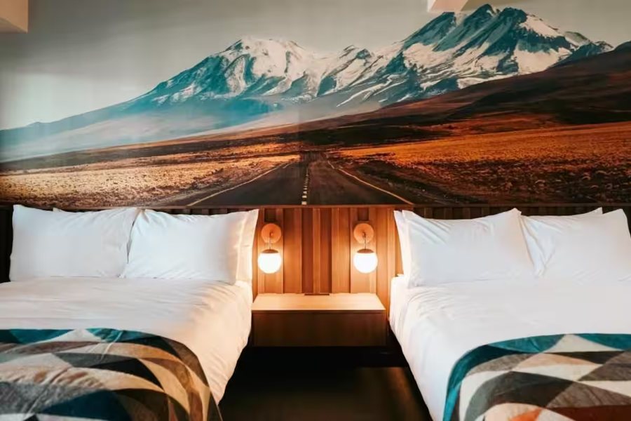 La Vista Motel — Guest room