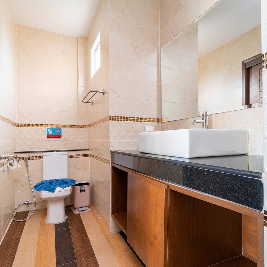 Lady Naya Villas — Bathroom