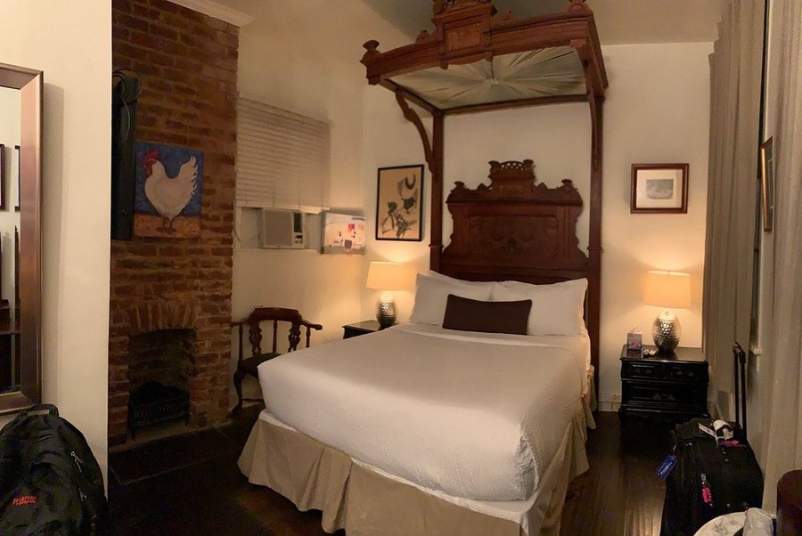 Lafitte Hotel Bar — Guest room