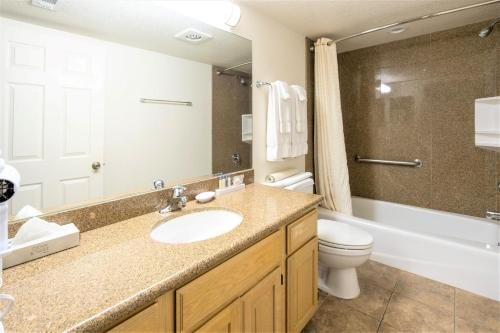 Lagonita Lodge — Bathroom