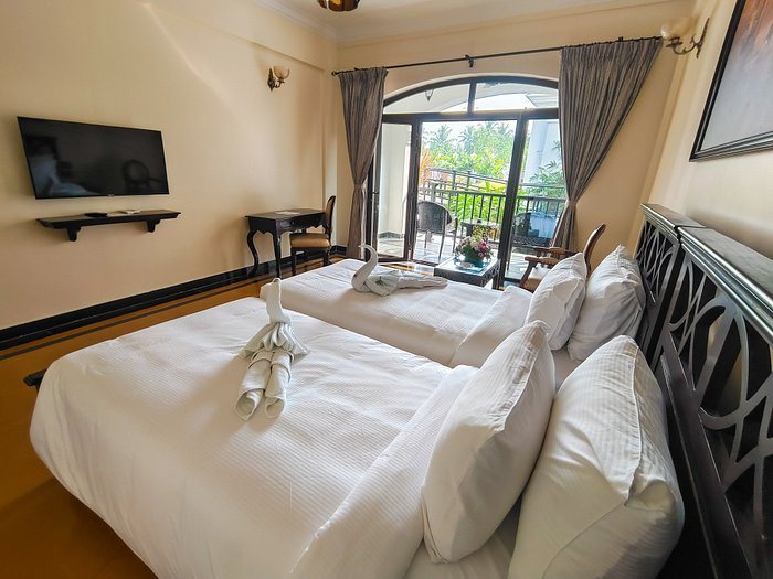 Lagoon Sarovar Premiere Resort — Guest room
