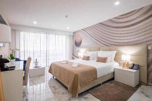 Lagos Atlantic Hotel — Guest room