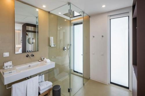 Lagos Avenida Hotel — Bathroom
