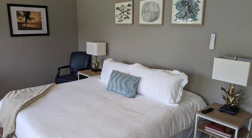 Laguna Madre RV Park — Guest room