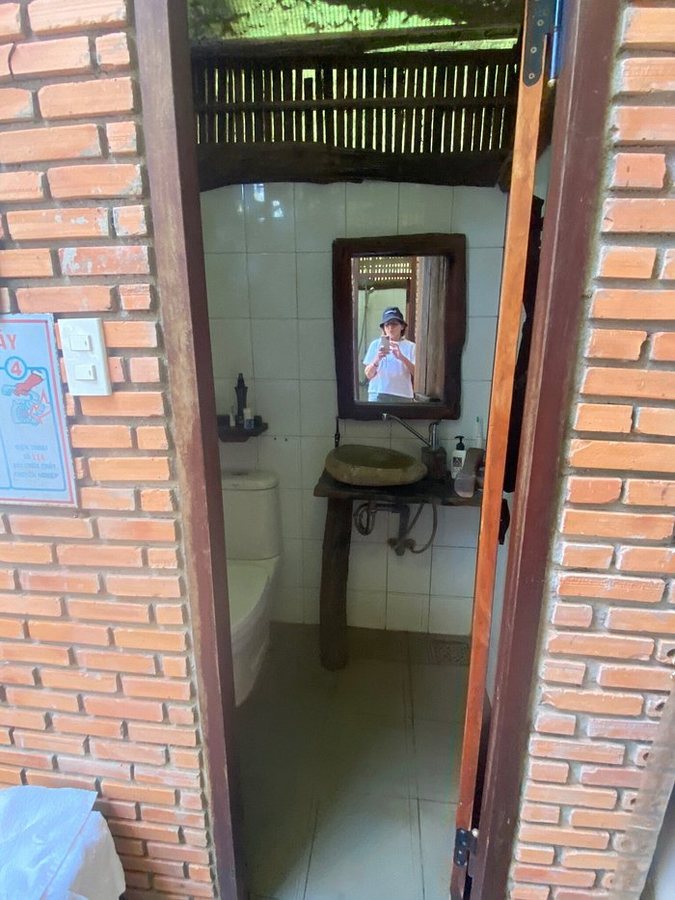 Lak Tented Camp — Bathroom