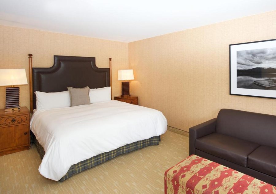 Lake Arrowhead Resort and Spa — Guest room