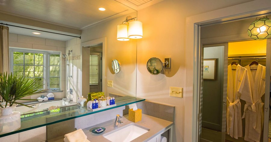 Lake Austin Spa Resort — Bathroom
