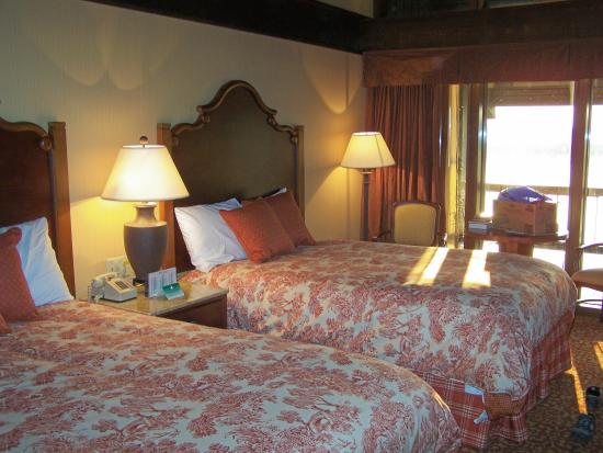 Lake Barkley Lodge — Guest room