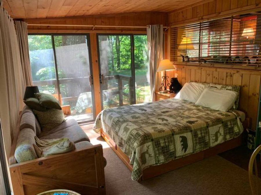 Lake Bomoseen Lodge — Guest room