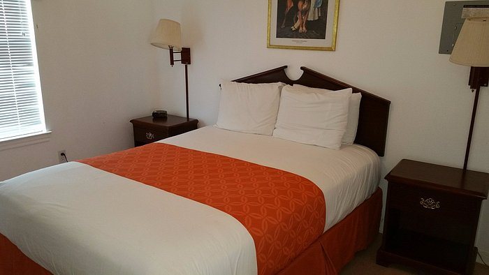 Lake Conroe Houston North KOA — Guest room
