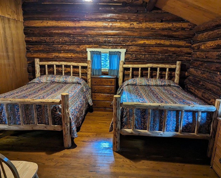 Lake Five Resort — Guest room