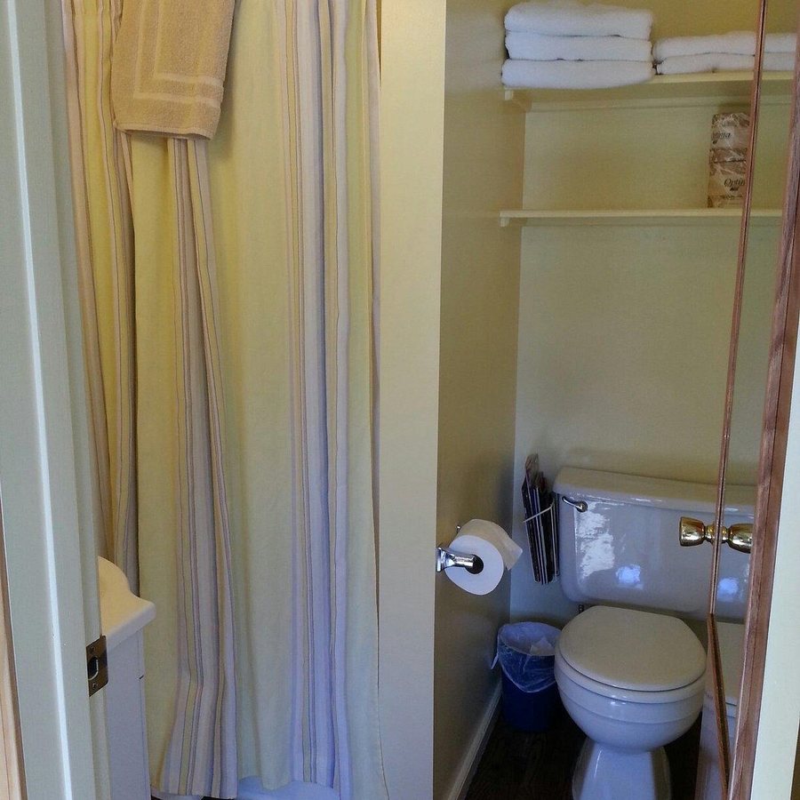 Lake Front Cabins — Bathroom
