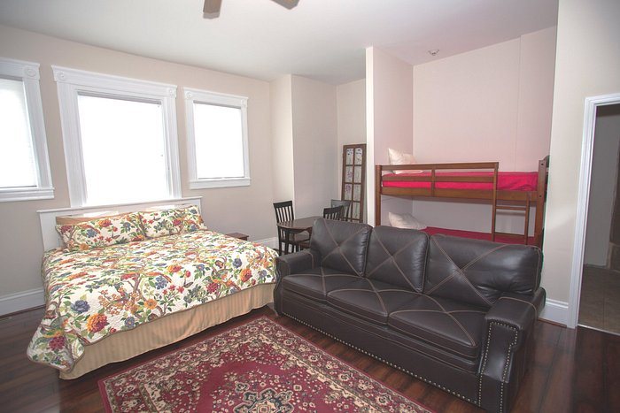 Lake Huron Lodge — Guest room
