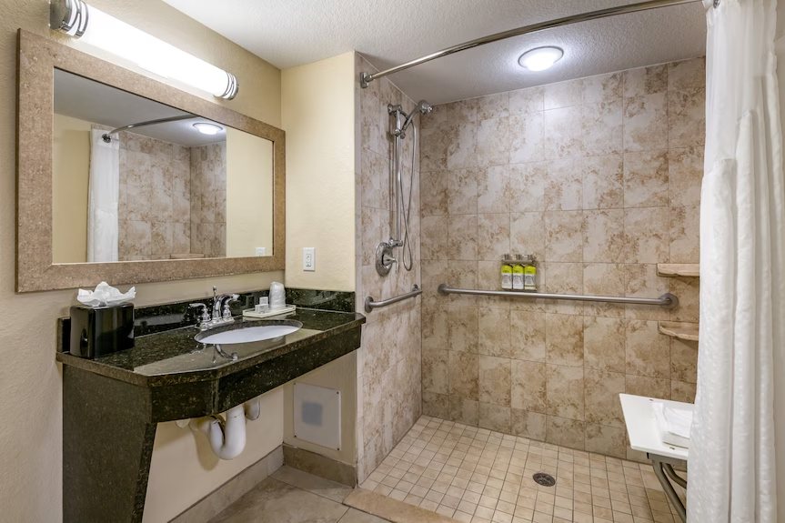 Lake Ida Beach Resort — Bathroom