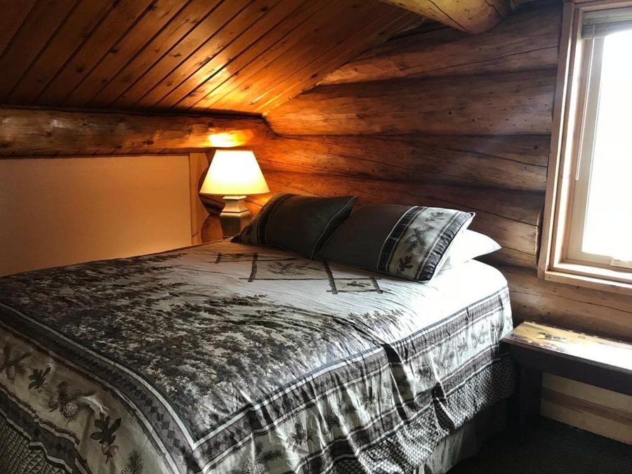 Lake Louise Lodge — Guest room