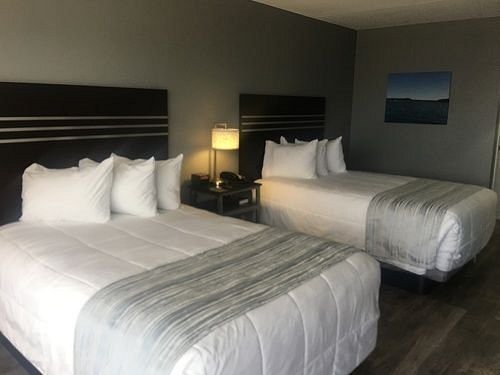 Lake Norfork Resort — Guest room