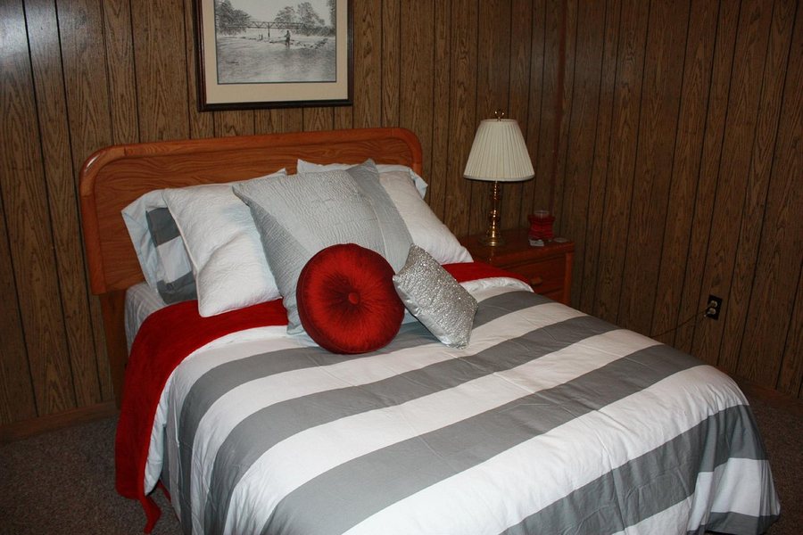 Lake Ocoee Inn Marina — Guest room