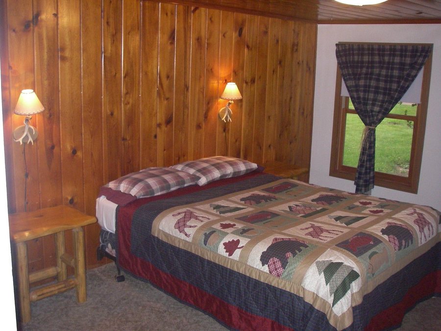 Lake Park Campground and Cottages — Guest room