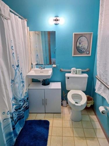 Lake Point Motel — Bathroom