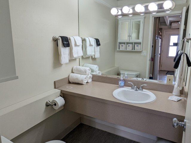 Lake Ranch Resort — Bathroom