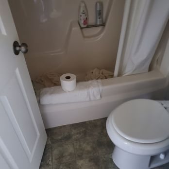 Lake Shore Farm Northwood New Hampshire — Bathroom