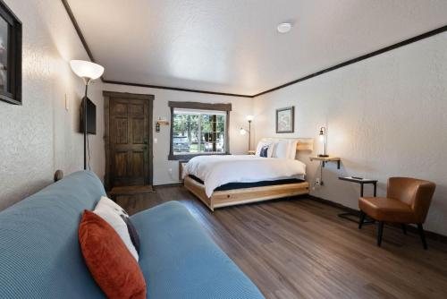 Lake Village Lodge — Guest room