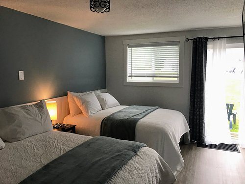 Lake Wentworth Inn — Guest room