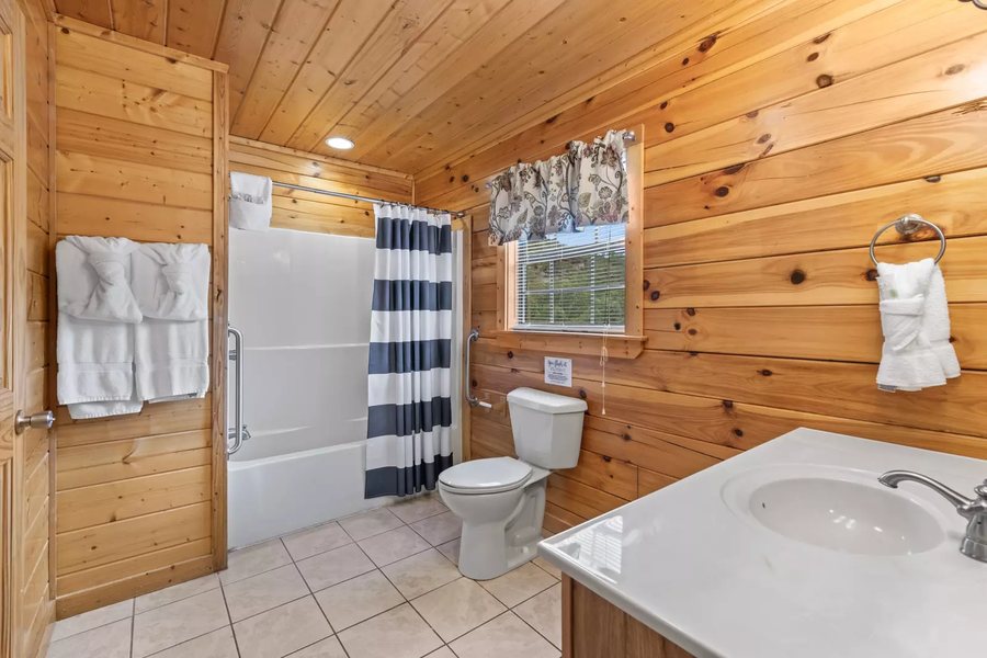 Lakefront Cabins LLC — Bathroom
