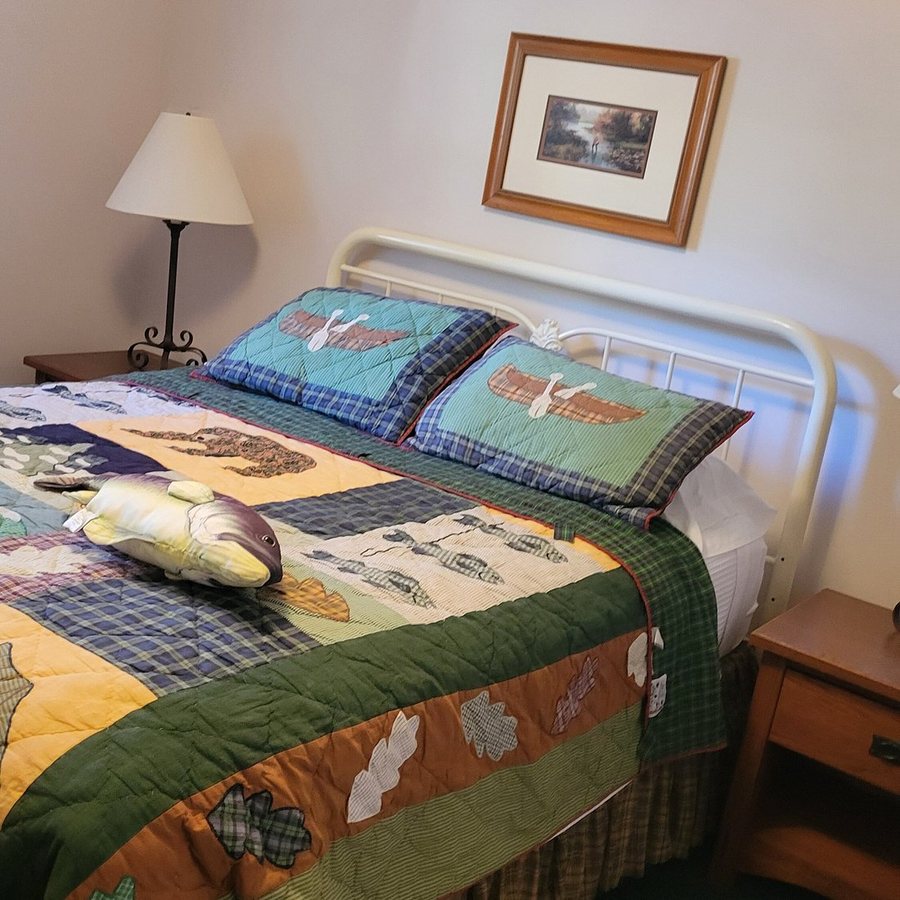 LakePointe Resort — Guest room
