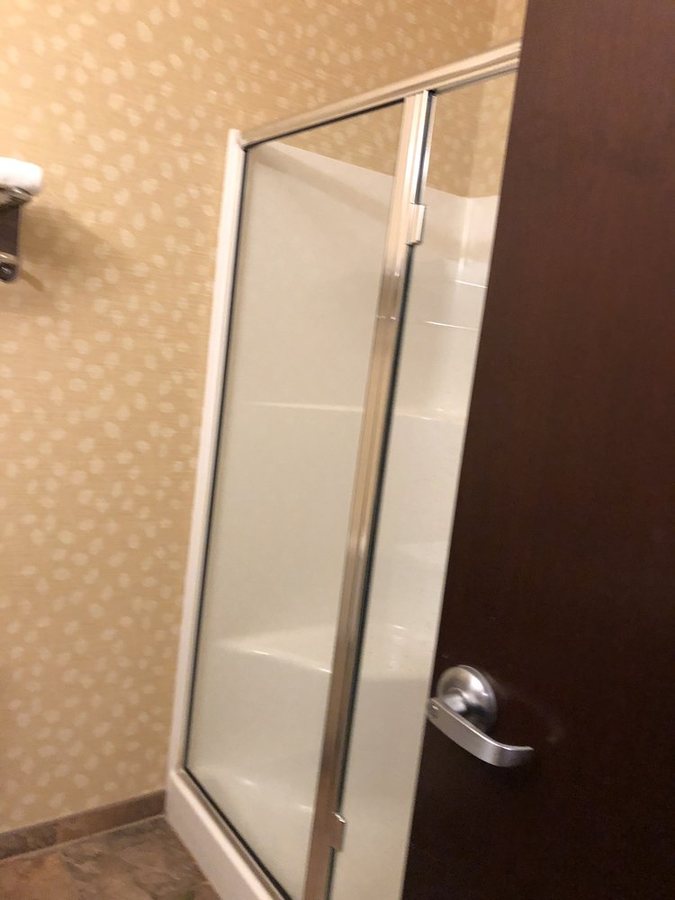 Lakeside Hotel Casino Osceola Iowa — Bathroom