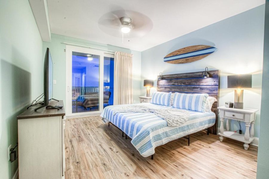 Laketown Wharf Resort — Guest room