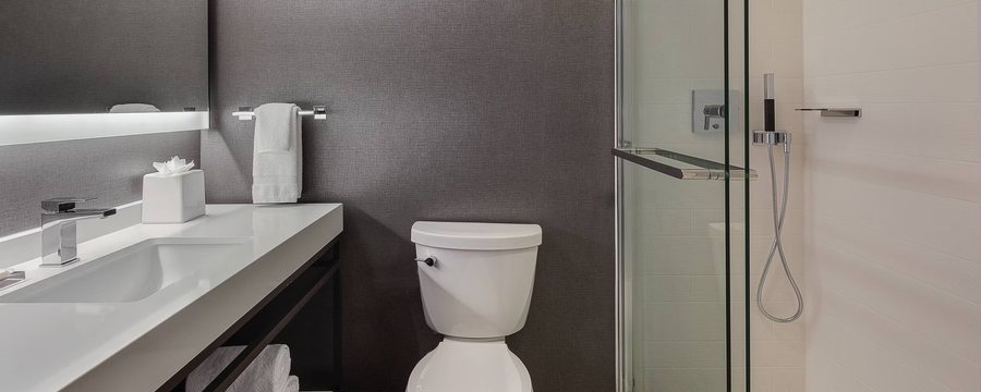 Lakeview Hills Golf Resort — Bathroom