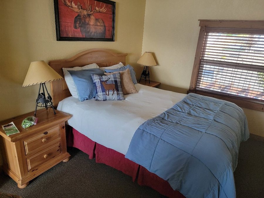 Lakeview Lodge — Guest room