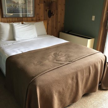 Lakewoods Resort — Guest room