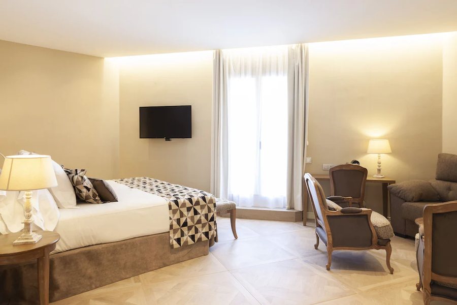 Lamaro Hotel Barcelona Catalonia — Guest room