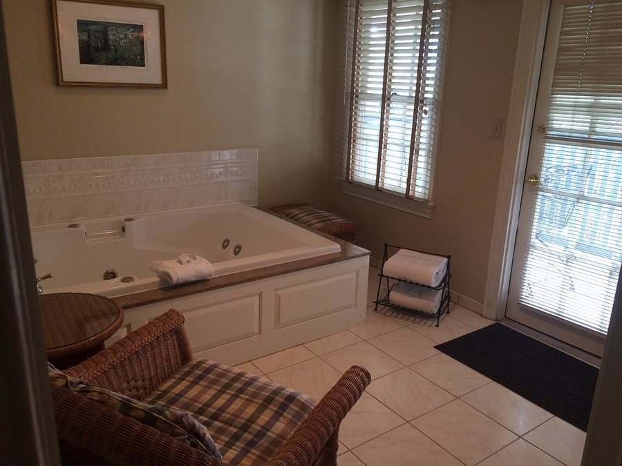 Lambertville Station Restaurant and Inn Lambertville New Jersey — Bathroom