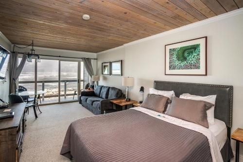 Lanai at the Cove — Guest room