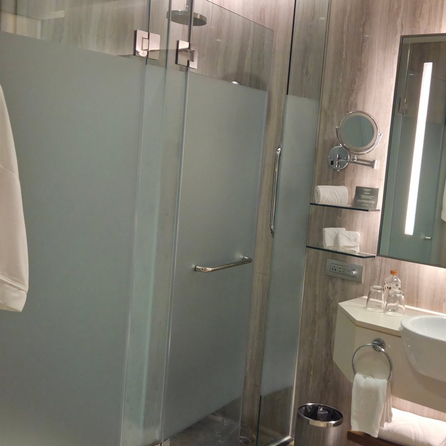 Lancaster Bangkok — Bathroom