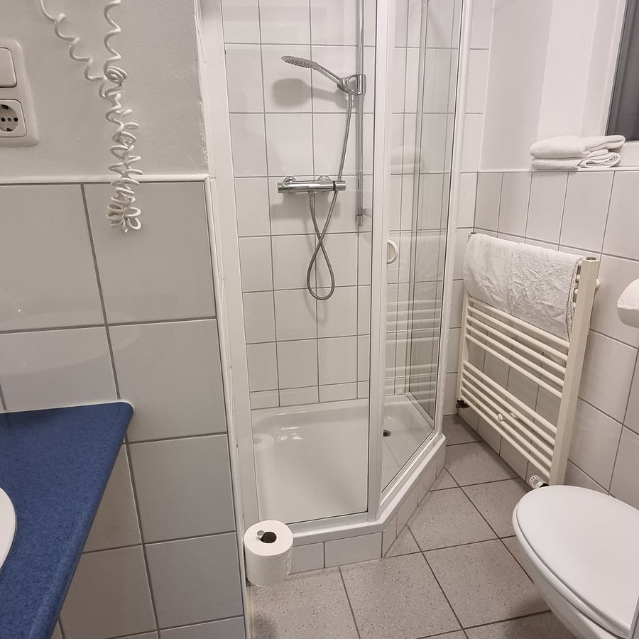 Landgasthof Drei Konige — Bathroom